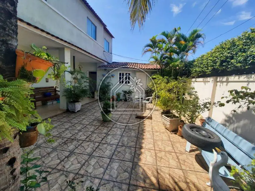 Foto 1 de Casa com 4 Quartos à venda, 291m² em Jardim Carioca, Rio de Janeiro
