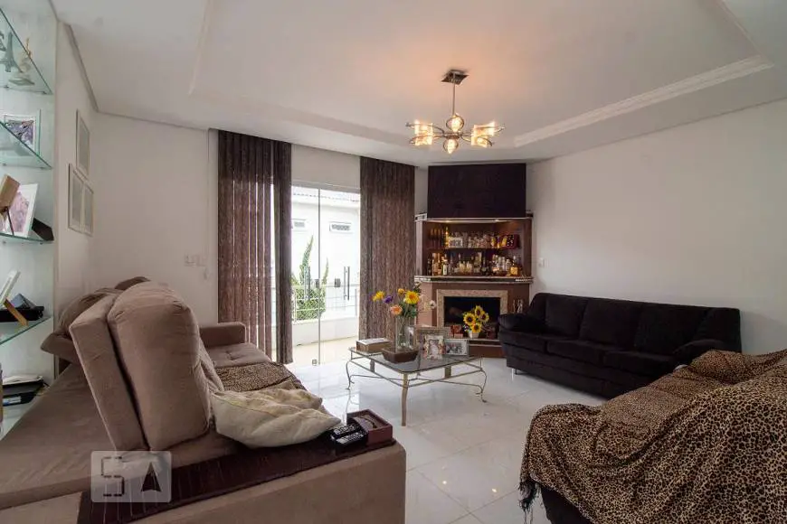 Foto 1 de Casa de Condomínio com 3 Quartos para alugar, 240m² em Sarandi, Porto Alegre