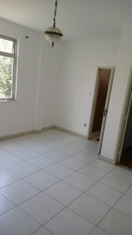 Foto 2 de Apartamento com 2 Quartos para alugar, 75m² em Jardim Apipema, Salvador