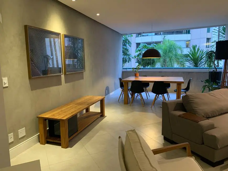 Foto 1 de Apartamento com 3 Quartos para alugar, 125m² em Moema, São Paulo