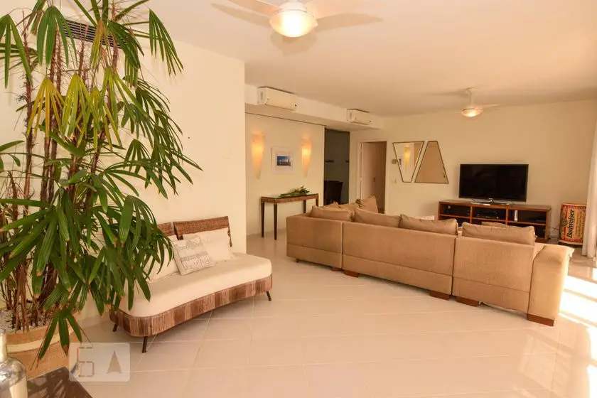 Foto 4 de Apartamento com 4 Quartos para alugar, 215m² em Centro, Guarujá