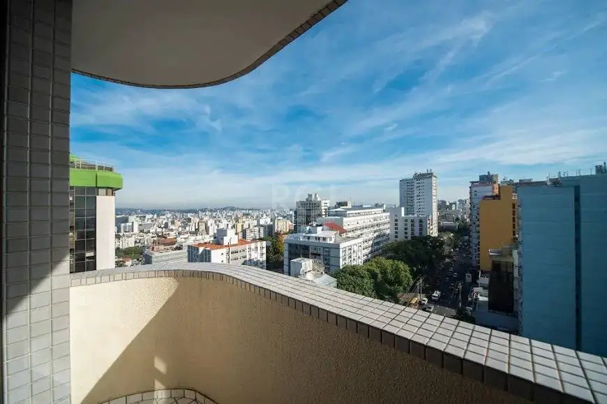 Foto 3 de Flat com 1 Quarto à venda, 43m² em Rio Branco, Porto Alegre