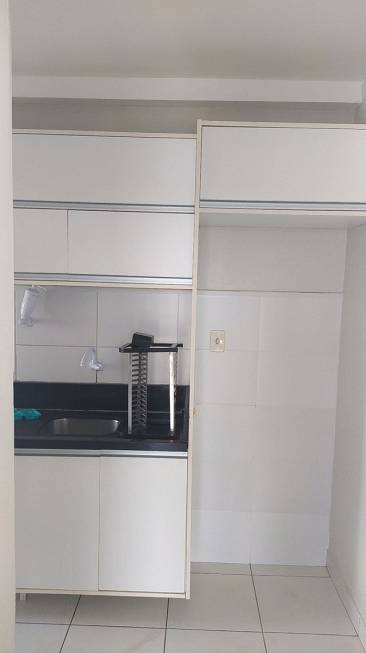 Foto 2 de Apartamento com 2 Quartos para alugar, 65m² em Abrantes, Camaçari