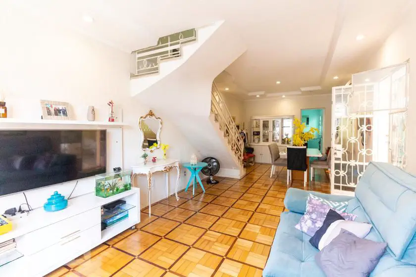 Foto 1 de Casa com 3 Quartos para alugar, 190m² em Cambuci, São Paulo
