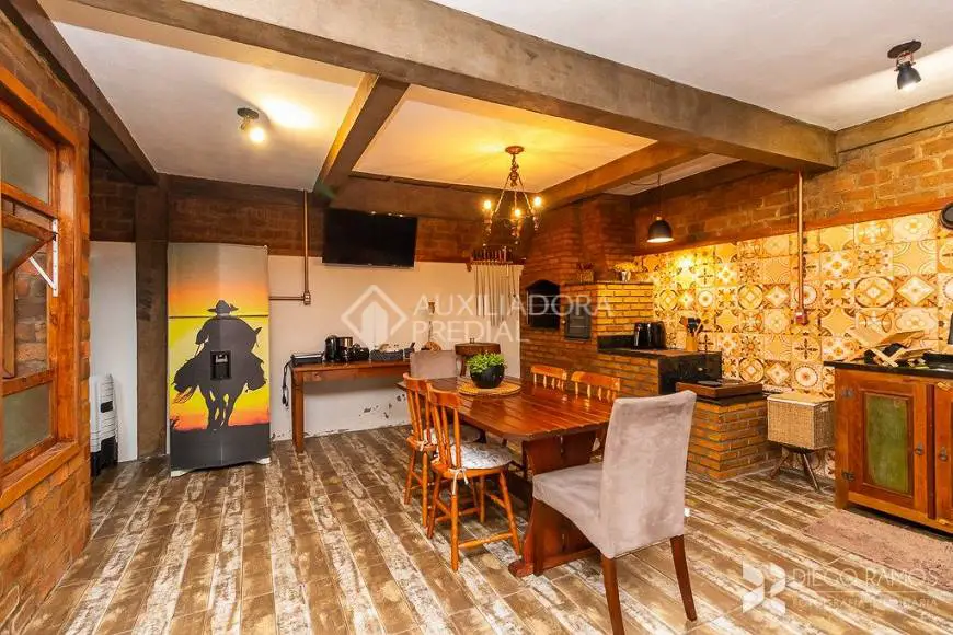 Foto 1 de Casa com 3 Quartos à venda, 163m² em Teresópolis, Porto Alegre