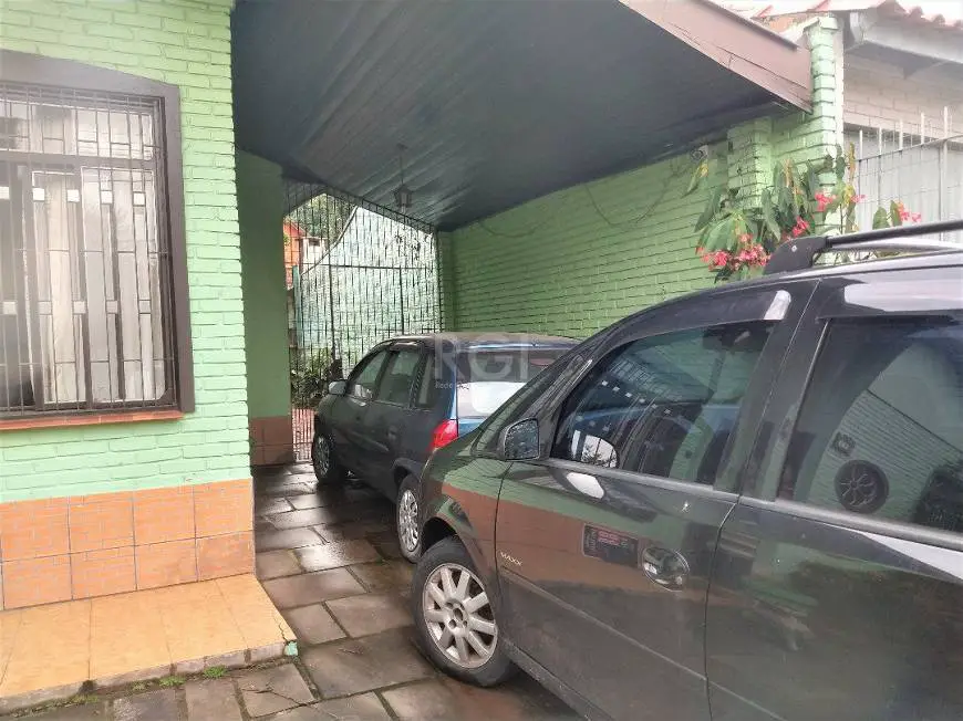 Foto 3 de Casa com 5 Quartos à venda, 200m² em Ipanema, Porto Alegre