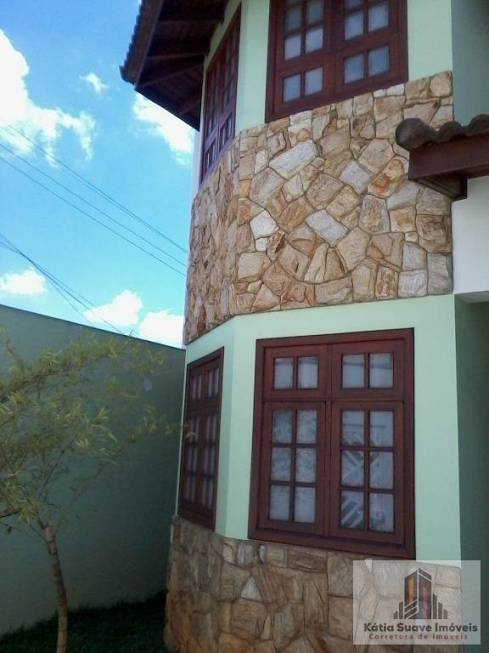 Foto 1 de Sobrado com 3 Quartos à venda, 246m² em Campestre, Santo André