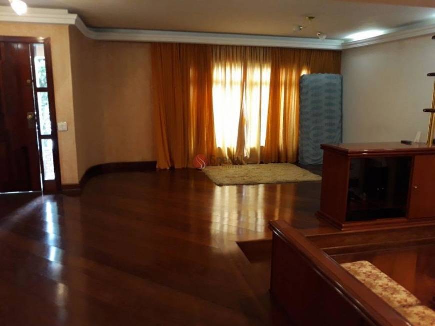Foto 1 de Sobrado com 3 Quartos para alugar, 475m² em Vila Carrão, São Paulo