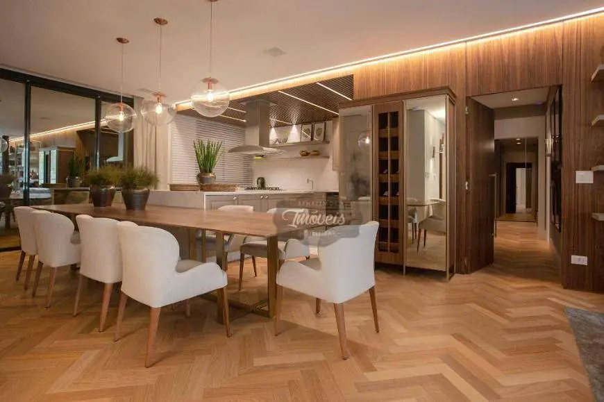 Foto 1 de Apartamento com 3 Quartos à venda, 273m² em Cabral, Curitiba