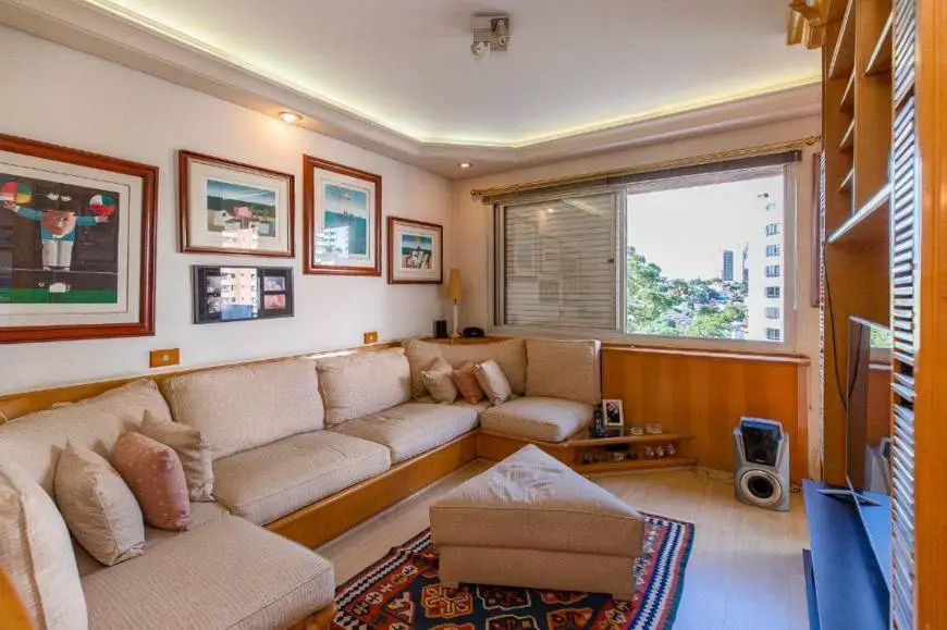 Foto 3 de Apartamento com 3 Quartos à venda, 160m² em Real Parque, São Paulo