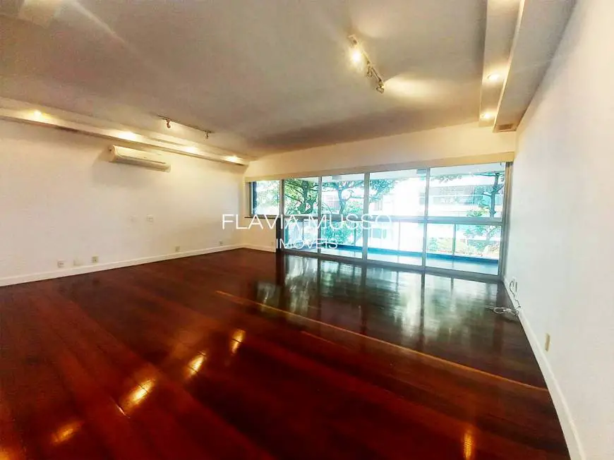 Foto 1 de Apartamento com 4 Quartos para alugar, 200m² em Leblon, Rio de Janeiro