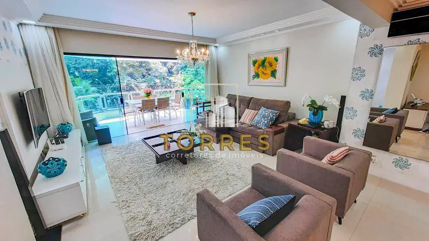 Foto 4 de Apartamento com 4 Quartos para alugar, 200m² em Praia das Pitangueiras, Guarujá
