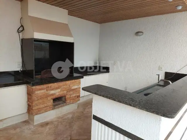 Foto 1 de Apartamento com 5 Quartos para alugar, 450m² em Fundinho, Uberlândia