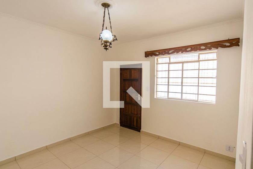 Foto 1 de Casa com 2 Quartos para alugar, 80m² em Vila Esperança, São Paulo