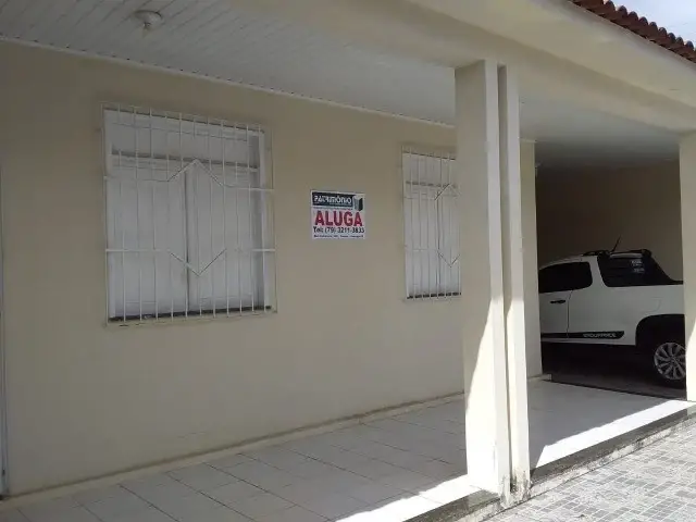 Foto 1 de Casa com 3 Quartos para alugar, 150m² em Grageru, Aracaju
