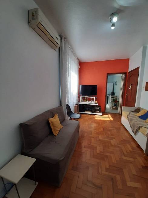 Foto 1 de Apartamento com 1 Quarto à venda, 54m² em Santo Antônio, Porto Alegre