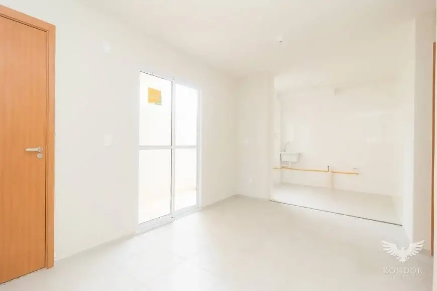 Foto 2 de Apartamento com 2 Quartos à venda, 38m² em Novo Mundo, Curitiba