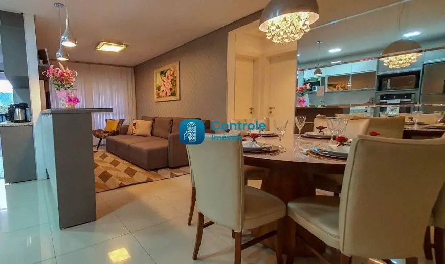 Foto 3 de Apartamento com 3 Quartos à venda, 164m² em Kobrasol, São José