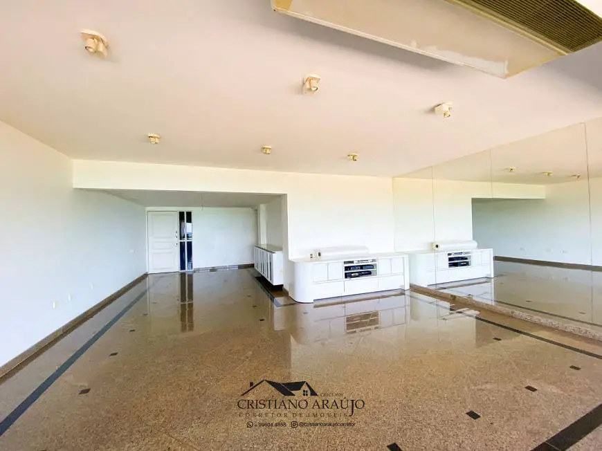 Foto 5 de Apartamento com 3 Quartos à venda, 190m² em Ponta Verde, Maceió