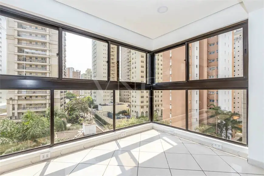 Foto 5 de Apartamento com 3 Quartos para alugar, 237m² em Vila Nova Conceição, São Paulo