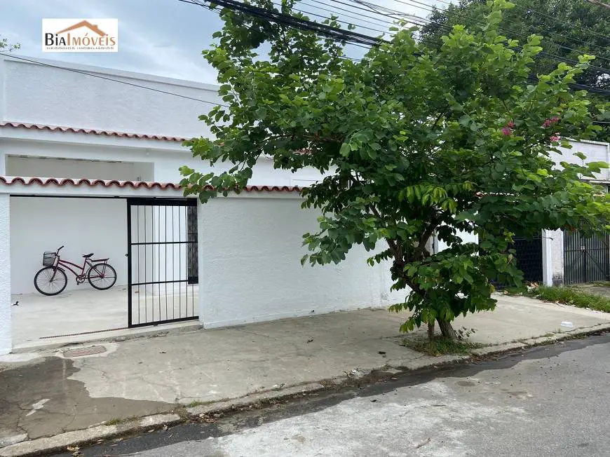 Foto 1 de Casa com 2 Quartos à venda, 60m² em Santíssimo, Rio de Janeiro