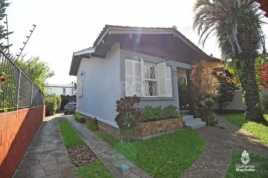 Foto 1 de Casa com 2 Quartos à venda, 81m² em Teresópolis, Porto Alegre