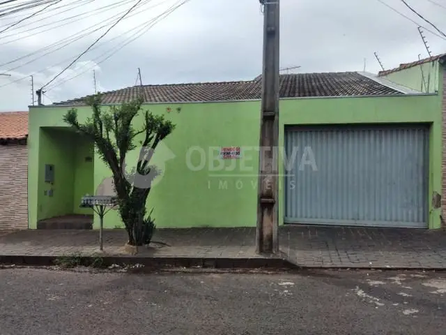 Foto 1 de Casa com 4 Quartos à venda, 210m² em Jardim Brasília, Uberlândia