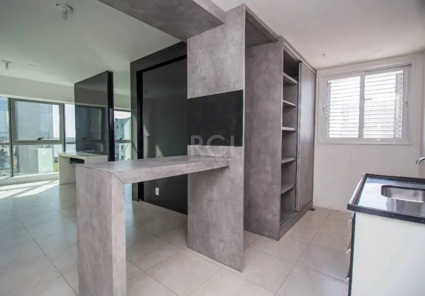Foto 1 de Apartamento com 1 Quarto à venda, 46m² em Praia de Belas, Porto Alegre
