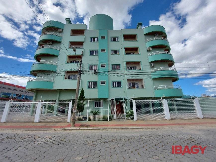 Foto 1 de Apartamento com 2 Quartos para alugar, 65m² em Ponte do Imaruim, Palhoça
