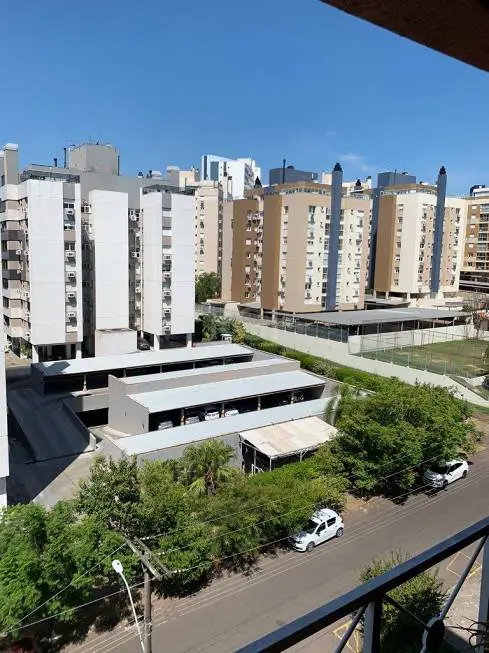 Foto 2 de Apartamento com 3 Quartos à venda, 73m² em Chácara das Pedras, Porto Alegre