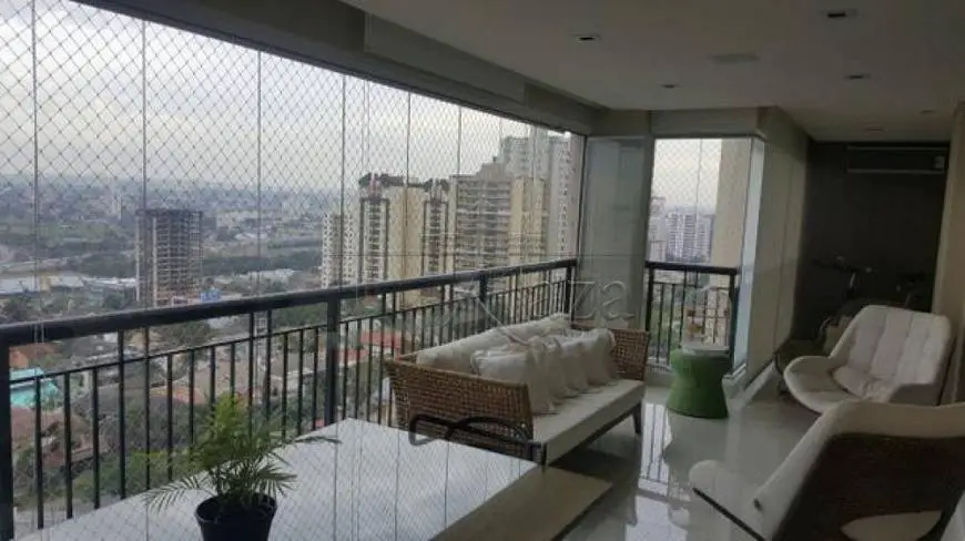 Foto 3 de Apartamento com 3 Quartos à venda, 194m² em Jardim Aquarius, São José dos Campos