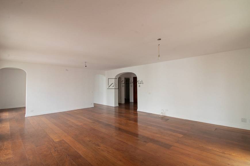 Foto 1 de Apartamento com 4 Quartos à venda, 241m² em Cerqueira César, São Paulo