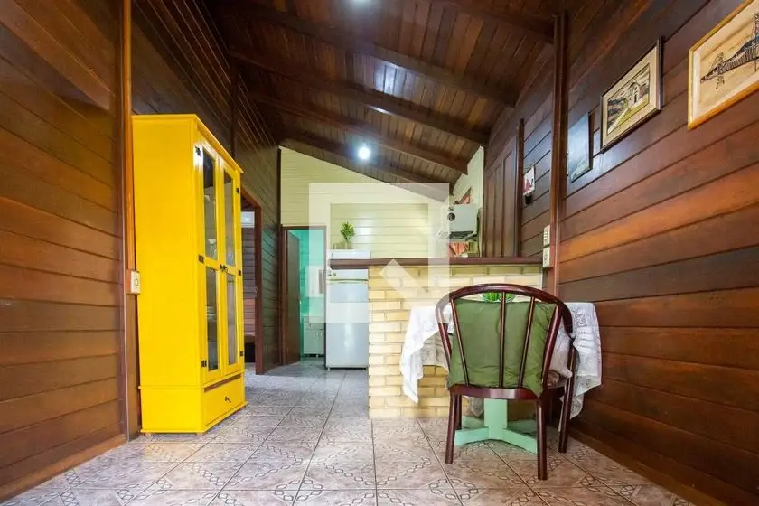 Foto 1 de Casa com 2 Quartos para alugar, 80m² em Rio Tavares, Florianópolis