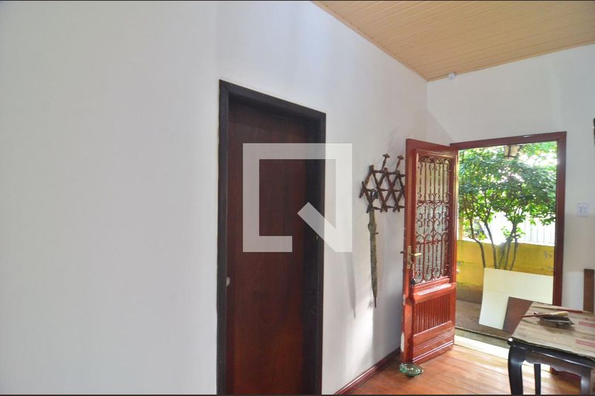 Foto 3 de Casa com 3 Quartos para alugar, 153m² em Centro, Canoas