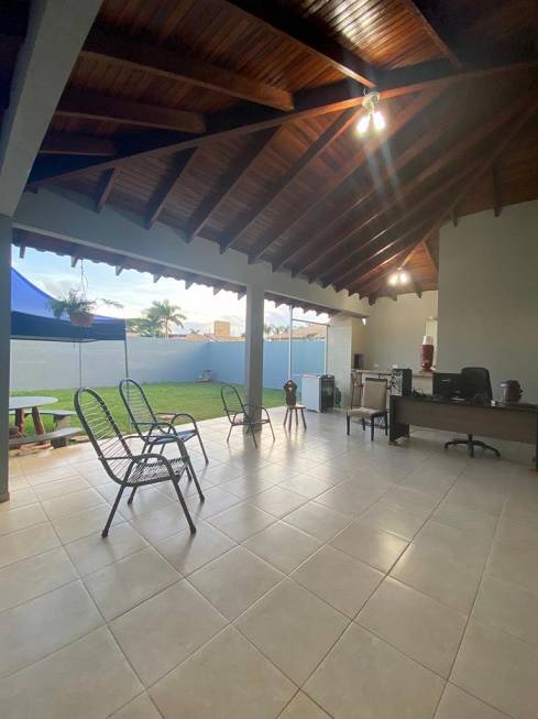 Foto 3 de Casa com 3 Quartos à venda, 220m² em Jardim TV Morena, Campo Grande