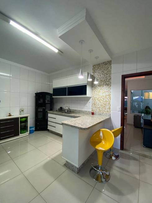 Foto 4 de Casa com 3 Quartos à venda, 220m² em Jardim TV Morena, Campo Grande