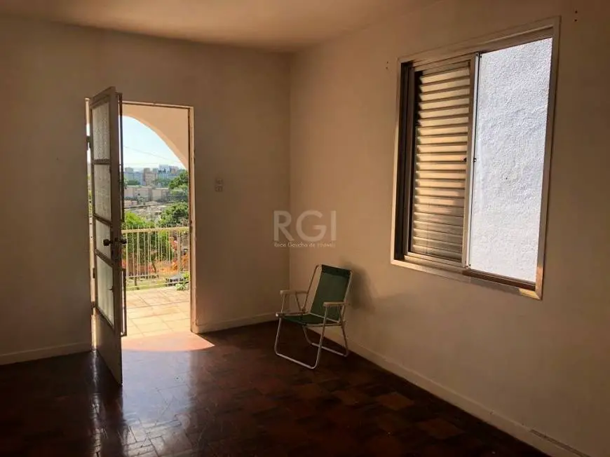Foto 3 de Casa com 3 Quartos à venda, 90m² em Santo Antônio, Porto Alegre