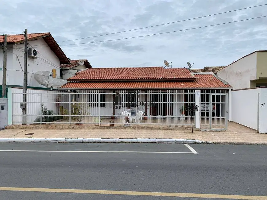 Foto 1 de Casa com 4 Quartos à venda, 180m² em Ariribá, Balneário Camboriú
