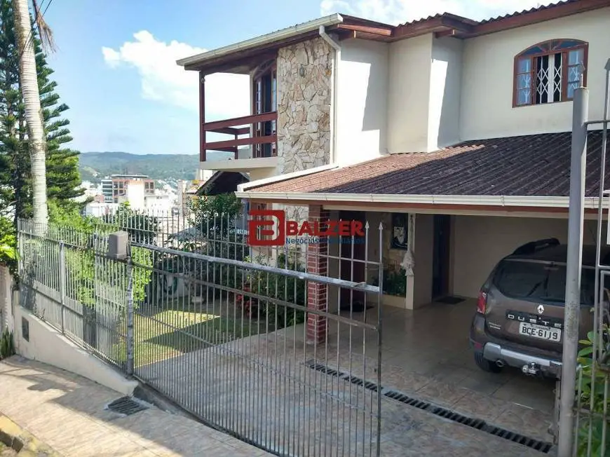 Foto 1 de Casa com 4 Quartos à venda, 163m² em Trindade, Florianópolis