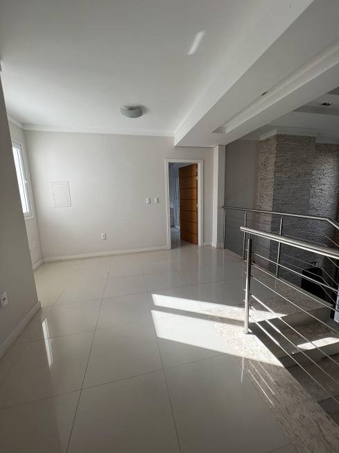 Foto 3 de Casa de Condomínio com 4 Quartos à venda, 385m² em Cerrito, Santa Maria