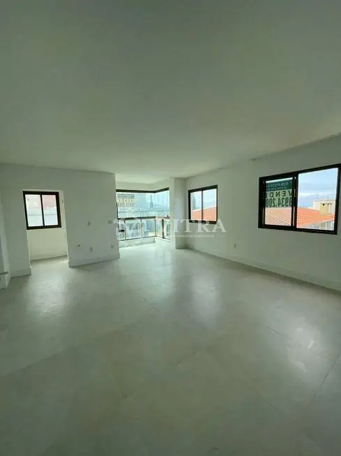 Foto 4 de Apartamento com 2 Quartos à venda, 82m² em Meia Praia, Itapema