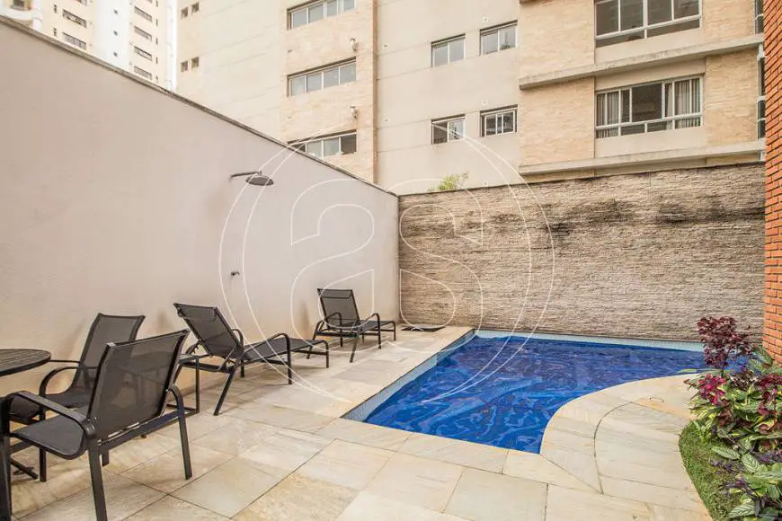 Foto 2 de Apartamento com 2 Quartos para venda ou aluguel, 108m² em Moema, São Paulo