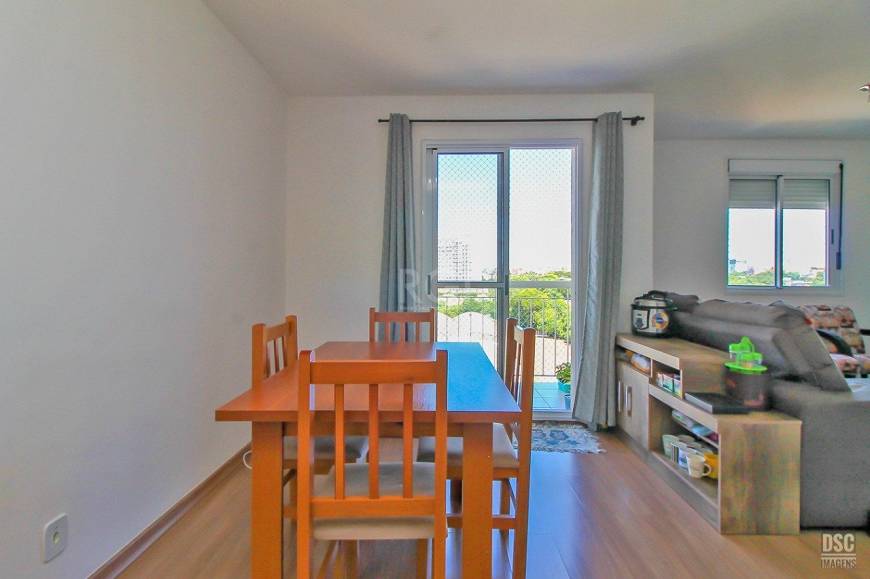 Foto 1 de Apartamento com 2 Quartos à venda, 62m² em Sarandi, Porto Alegre