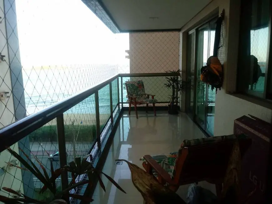 Foto 1 de Apartamento com 3 Quartos para alugar, 120m² em Praia de Itaparica, Vila Velha