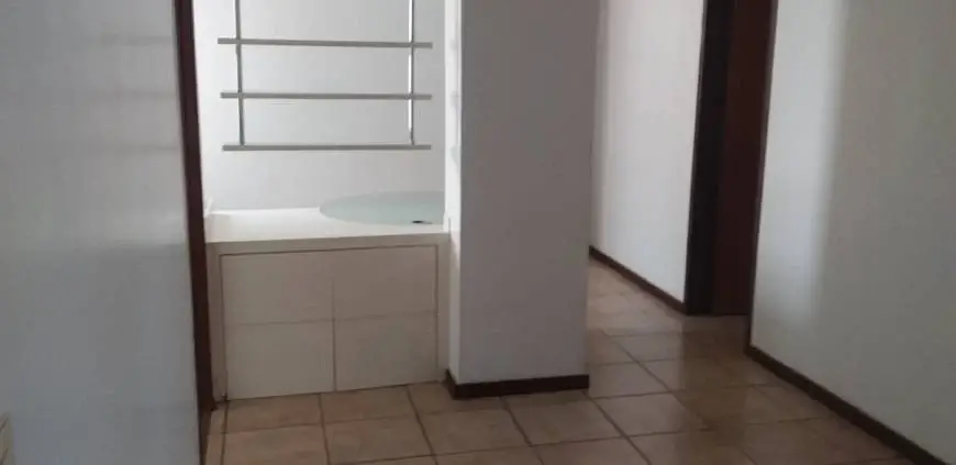 Foto 4 de Apartamento com 3 Quartos para alugar, 130m² em Setor Bela Vista, Goiânia