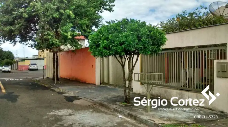 Foto 2 de Casa com 3 Quartos à venda, 221m² em Armindo Guazzi, Londrina
