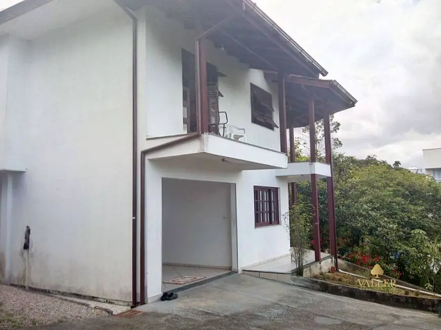 Foto 2 de Casa com 3 Quartos à venda, 180m² em Centro, Biguaçu