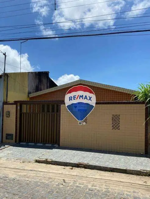 Foto 1 de Casa com 3 Quartos para alugar, 250m² em Centro, Solânea