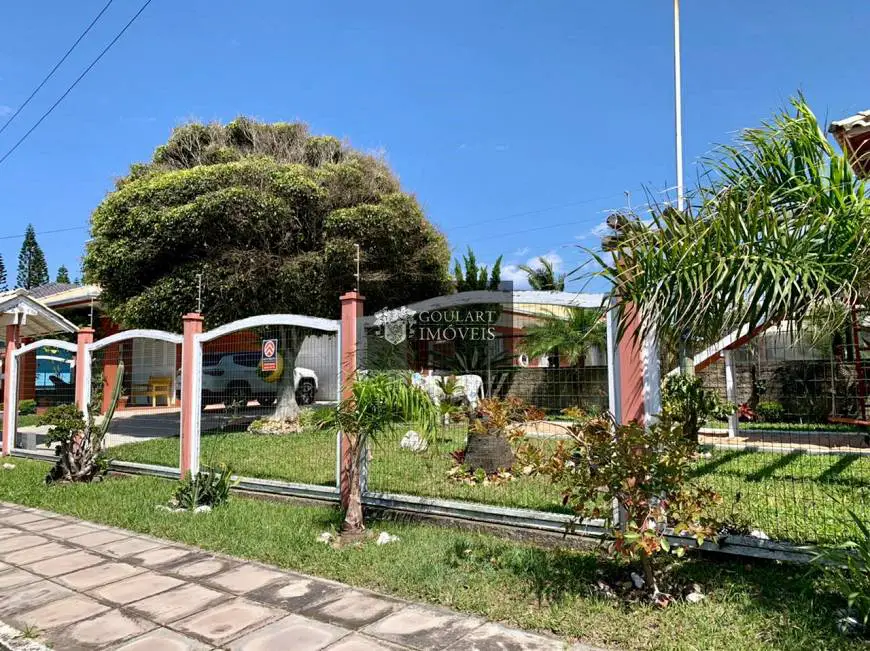 Foto 2 de Casa com 4 Quartos à venda, 250m² em Centro, Capão da Canoa