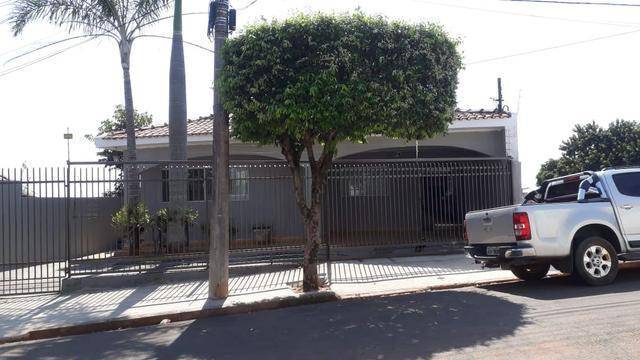 Foto 1 de Casa com 4 Quartos à venda, 239m² em Jardim Aviacao, Presidente Prudente